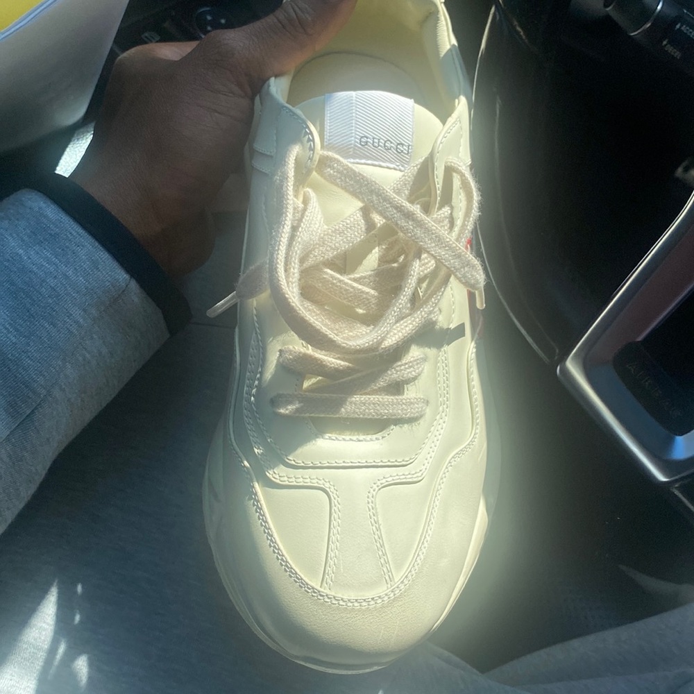 Gucci Sneakers size 9 great condition honestly just a lil dust on em